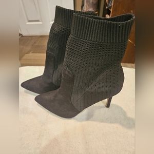 ROUGE SLIP ON BOOTS